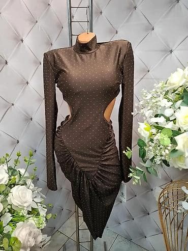 Underwear: Elegantna midi haljina sa dugim rukavima i visokim okovratnikom. Model — 4