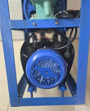 polovne pizza peci: Industrijska električna mašina za mlevenje mesa – samostojeća — 4