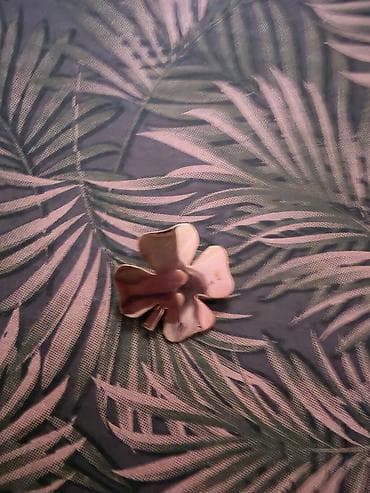 goorin bros kacket: Metalna broš šnala u obliku četvorolisne deteline. - Materijal: metal — 1