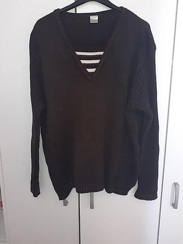 sako i majica: Pletena džemper-tunika tamno braon boje sa V-izrezom. Ušiven detalj u — 1