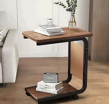 Bočni stočić Izuzetno praktičan Kompaktan je (45 x 30 x 65 cm), pa