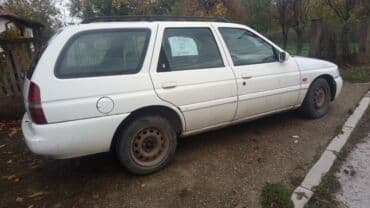 Auto delovi: Ford Escort karavan – bele boje - Karoserija: karavan, 5 vrata - — 2