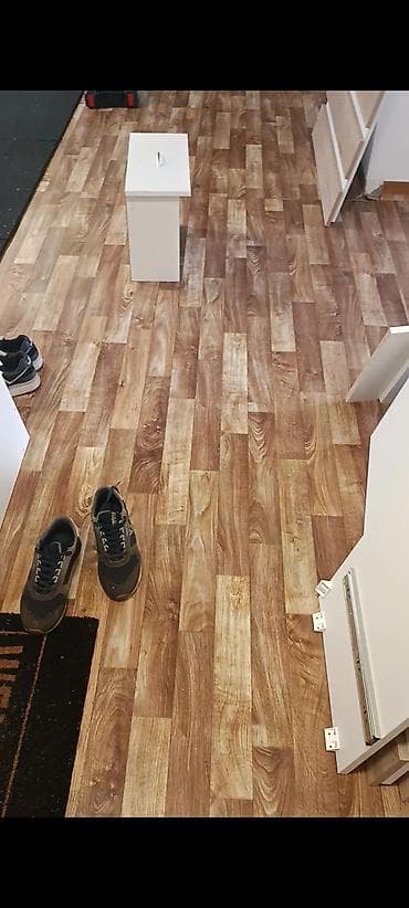 komode za kupatilo: -Pult   se izradjuje se od Univera debljine 18mm u kombinaciji bele i — 4