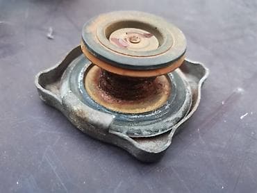 Cep hladnjaka Lada 2121,21213,21214 Niva, 7 Riva br.1. Polovno