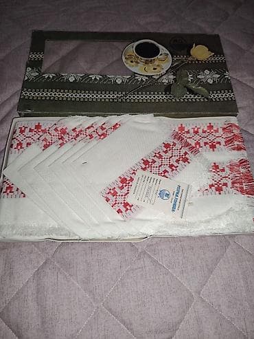 beli papir: Komplet trpeza – salvete sa narodnim motivima - Proizvođač: Tekstilna — 4