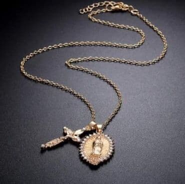 Cena 1300 din na lalafo.rs Cena 1300 din