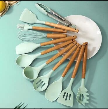 set za dekoraciju torti: Kuhinjski set
3200din — 1