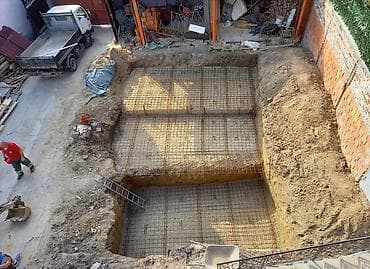 Auto services: Izrada BAZENA: – Široki mašinski iskop – Ravnanje poda i stranica – — 4