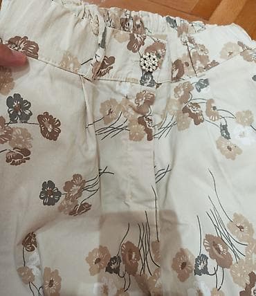 kosulja boss: Ženske pantalone sa cvetnim printom - Boja: bež podloga sa cvetovima — 3