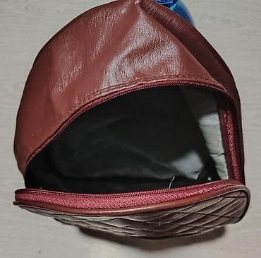 srebrne mindjuse sa biserom: Ženski ranac – bordo boje, štepovanog „kvadratnog“ dezena na prednjem — 4