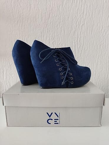 mckinley winter boots: Nosene veoma malo, dobro ocuvane Materijal: Prevrnuta koza Visina — 4