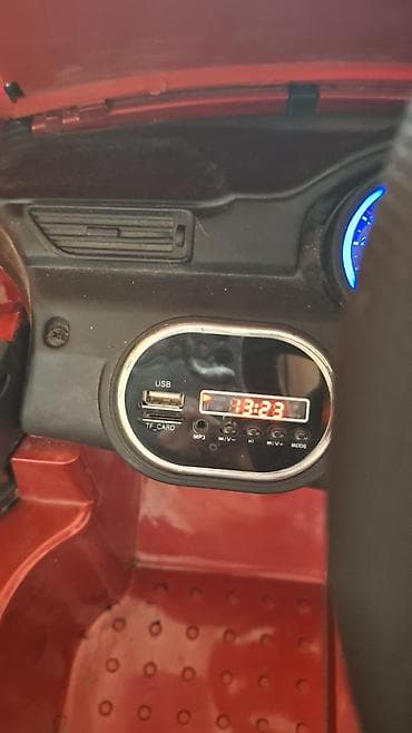 Ostale dečije stvari: Dečiji električni automobil – Mercedes-Benz ML350 4MATIC, crvene boje — 2