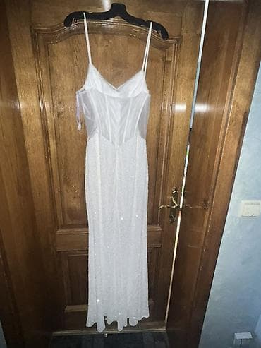 Ostala ženska odeća: Elegantna bela haljina na bretele, dužine do poda. - Kroj: uska — 6