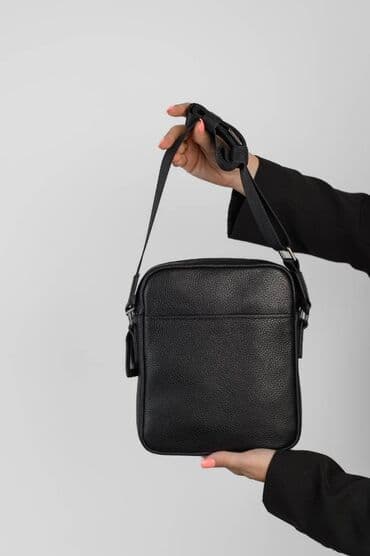 Torbe: Muška/ženska crossbody torbica – crna - Materijal: veštačka koža sa — 1