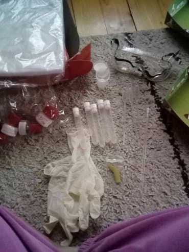 kliker master set: Odlican set za hemicara.za uzrast 8+ uslikano je sta sve sadrzi. samo — 5