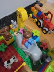 pocepane farmerke za devojcice: Na prodaju Lego duplo set — 3