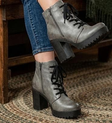 cizme sa debelim djonom: Ženske čizme sa pertlama i bočnim rajsferšlusom - Model: kratke čizme — 1