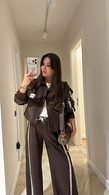 Ženska odeća: TOP! TOP! TOP!
Komplet
Cena 6100
Vel. S M L
V55 — 3