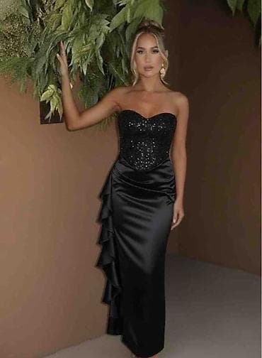 north face komplet: Elegantna svečana haljina sa korsetskim gornjim delom ukrašenim čipkom — 2