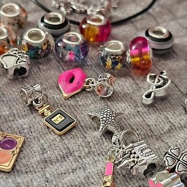 Aksesoari za kosu: Novo Set pandora k- pop 2200 din . Set sadrži: 35 raznih — 5