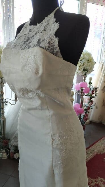 Wedding Clothes: Bela venčanica koja prati liniju tela, sa čipkanom aplikacijom preko — 2