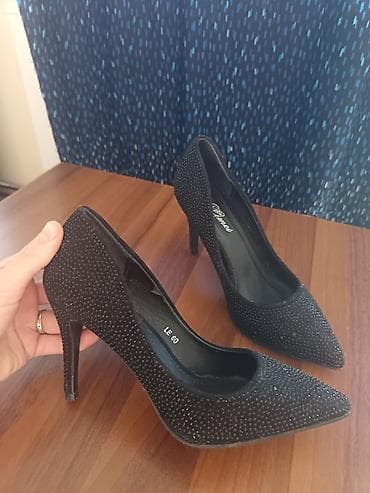 prelepo: Salonke 37 br Nošene jednom u top stanju 1500 din Uplata na račun — 5
