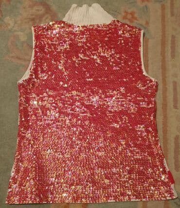 navijacke majice srbija: MILA SCHON concept crvena majica sa sljokicama - strasom. Polu rolka — 3