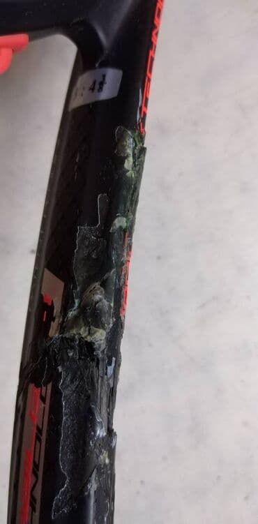 Stoni sportovi: Tenis reket Babolat 339 gr.,malo naprsao spoljni sloj,moze se — 3