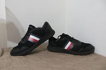 TOMY HILFIGER br 44 28cm unutrasnje gaziste stopala, patike idealne