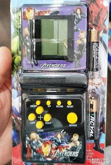 masa i medved igracka: Oldschool tetris., radi na baterije koje se dobijaju u pakovanju — 2