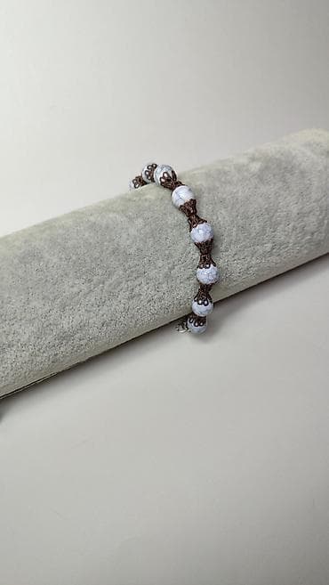 muski digitalni satovi: Narukvica sa perlama od belog “pucanog” stakla i antik bronz detaljima — 3