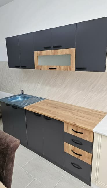 Kuhinja (tamno siva- boja drveta) od iverice 2m duzine. U cenu ulazi na lalafo.rs Kuhinja (tamno siva- boja drveta) od iverice 2m duzine. U cenu ulazi