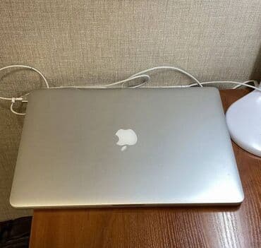 Apple: Intel Core i7, 16 GB OZU, 15 " — 3