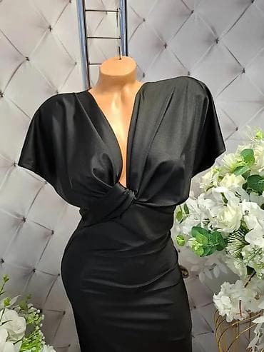 Dukserice: Elegantna midi haljina s čvorom na struku - Kroj: uska midi silueta — 2