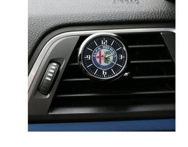 adapter za auto upaljač sa 220v na 12v: Sat za automobil - ALFA ROMEO Sat sa logom ALFA ROMEO. Izuzetno lep — 2