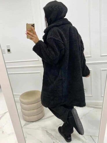 Fur coats: Tedy kaput 
Cena 4.500 dinara — 2