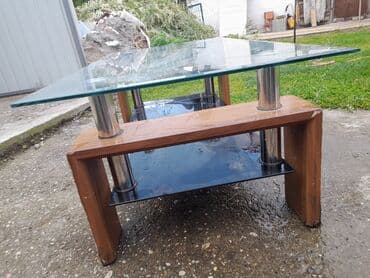 deciji set sto i stolica: Polovno. korišceno.sitne ogrebotine — 1
