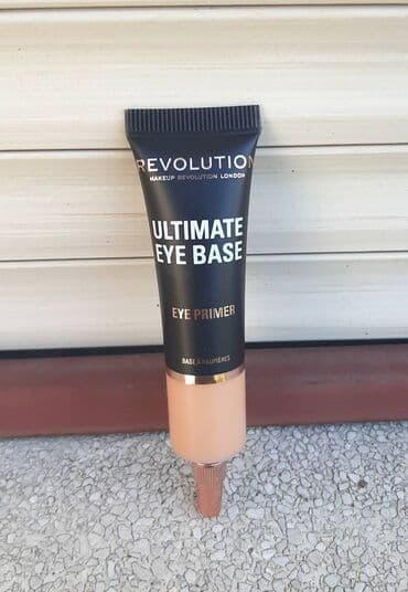rotirajuća četka za kosu lidl: Baza za senku za oči Makeup Revolution Ultimate Base prajmer za senku — 1