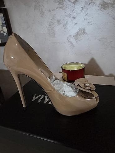 patike i sako: Elegantne ženske salonke na visoku štiklu - Boja: nude/bež lak - — 2