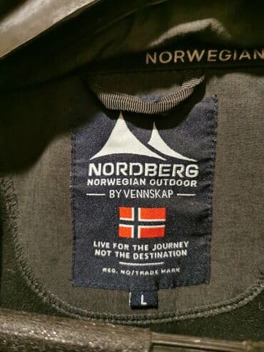 plavi kaputic: Unisex softshell jakna crne boje, idealna za aktivnosti na otvorenom — 2