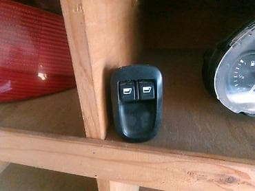 PREKIDAC PROZORA ZA PEUGEOT 206 | Delovi za peugeot 206 na lalafo.rs PREKIDAC PROZORA ZA PEUGEOT 206 | Delovi za peugeot 206