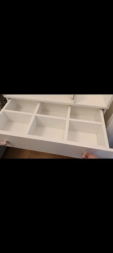 Sofe i kaučevi: Komoda za Bebe Komoda za bebe se izradjuje od Univera debljine — 5