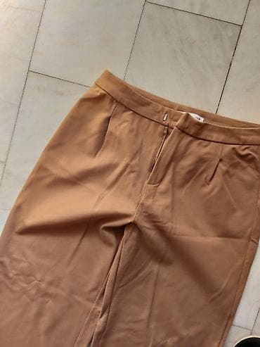 pantalone sa cirkonima: Ženske pantalone M u karamela/svetlo-braon boji. Klasičan, ravan kroj — 3