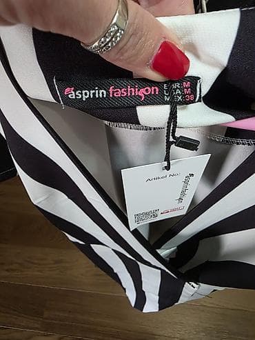 crocs usce: Crno-bela prugasta haljina – Asprin Fashion - Brend: Asprin Fashion - — 2