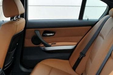 Delovi enterijera: TAPACIR VRATA ZA BMW 320 OD 2004. DO 2013. GOD — 1
