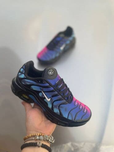 čizmice za zimu: Nike air max tn patike 

Novo
Brojevi 36 do 46

fb Moja Kupovina 1 — 1