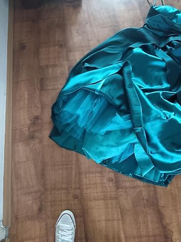 sat omega: Nikada obucenaElegantna svečana haljina u tirkizno-zelenoj boji - — 2