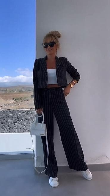 🔥Damski komplet – prugasti sako i pantalone
✅Cena seta 3200 din