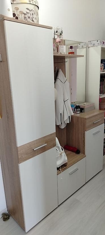 fioku: Predsoblje sa ogledalom,v185 š145 d35cm, ima više odeljaka za obuću — 1