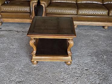 stilske komode: Klasičan drveni klub-sto sa staklenom pločom - Kvadratni klub-sto u — 4